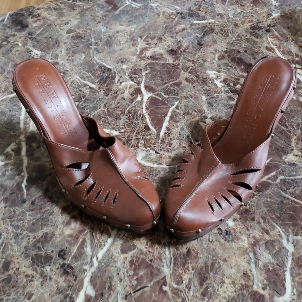 New York Transit size 7.5 clog